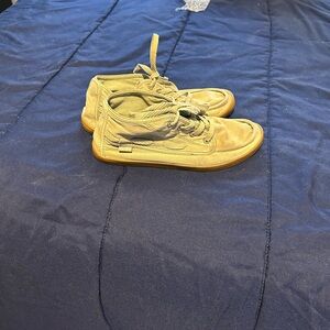 Sanuk Olive Green High Top Shoes Size Women’s 7 (some Wear)